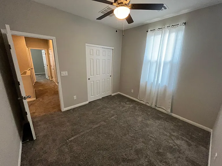 845 E Sunset Rd — Photo 24