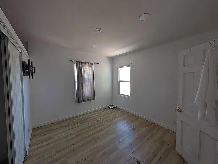 235 W Alameda St #MAIN — Photo 11
