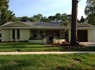 1422 Garden Ave, Tarpon Springs, FL 34689