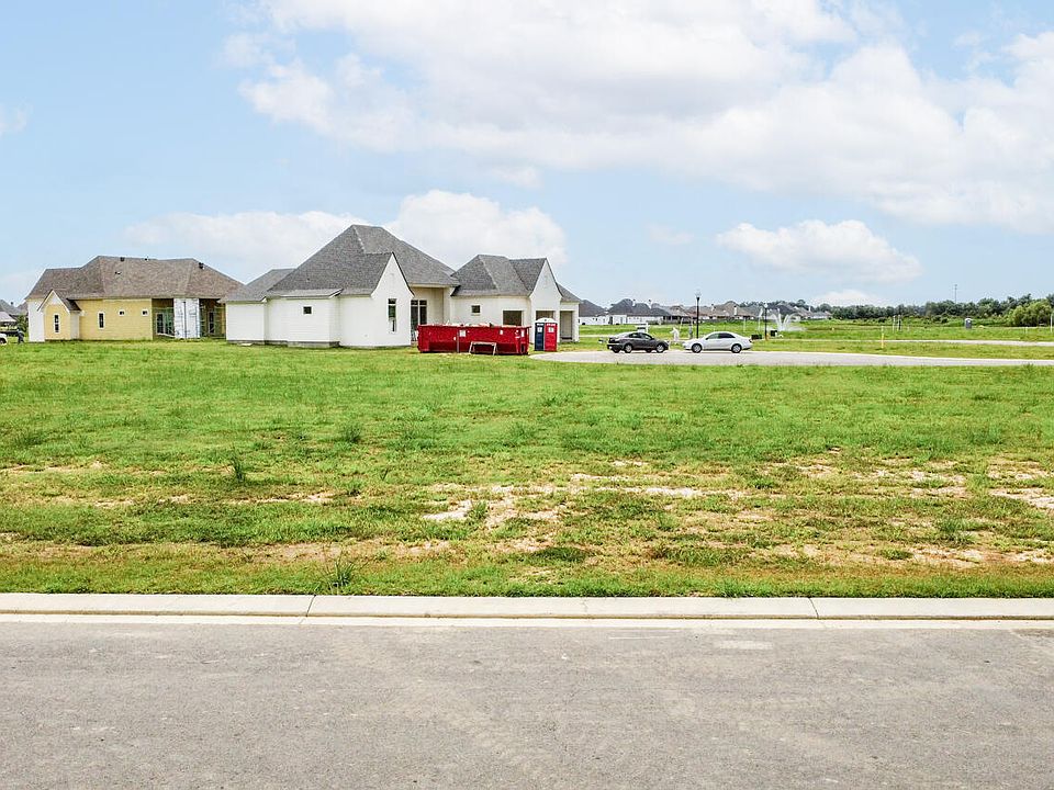 1st image of 104 Travellers Palm Way