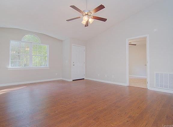 5th image of 154 Mills Forest Ln