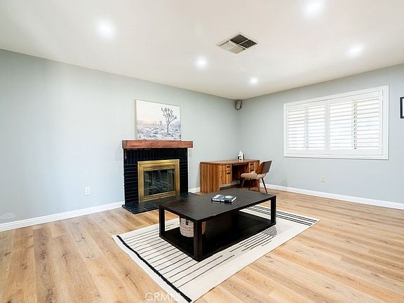 4th image of 25 Dale Ln