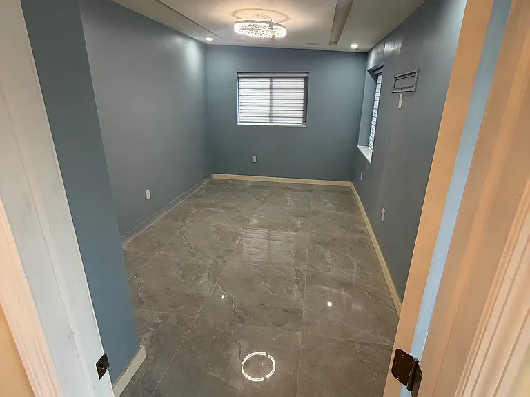2335 Roosevelt St — Photo 10