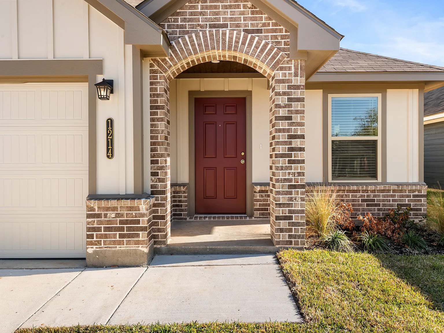 3 bed, 1272 sqft, $1,900 — Photo 2
