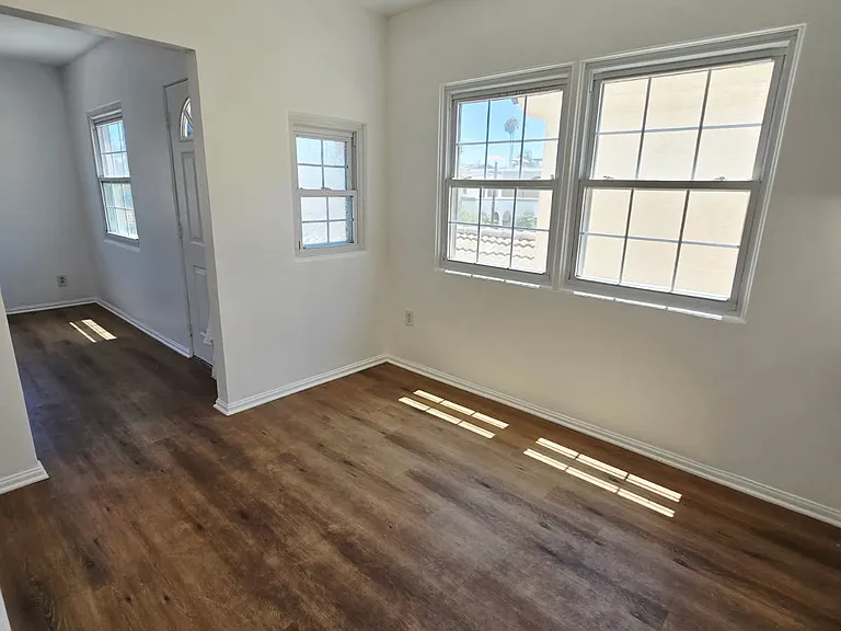 233 1/2 Pomona Ave #1/2 — Photo 6