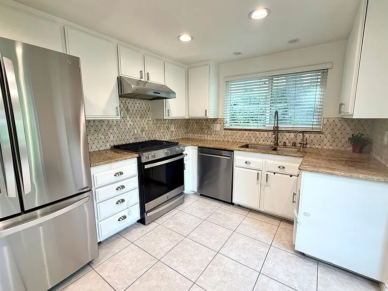 5708 Camelia Ln — Photo 9