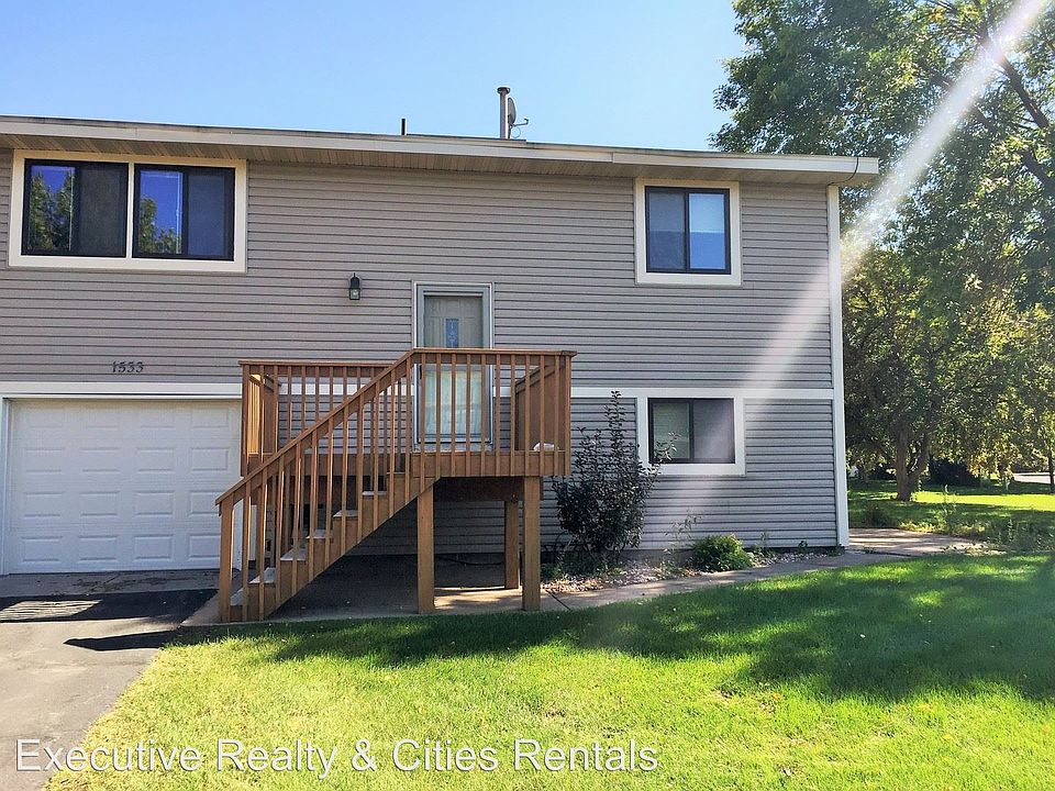 1st image of 1533 127th Ln NE