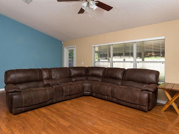 4th image of 3122 Tropical Cir SE