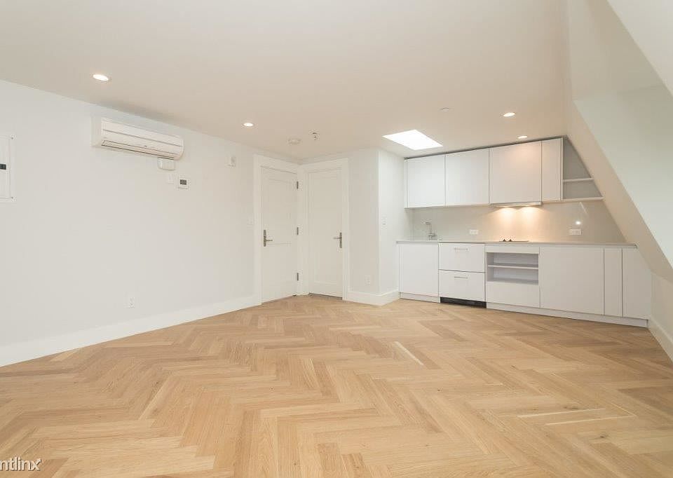 5517 - 15 - Living Room (4)