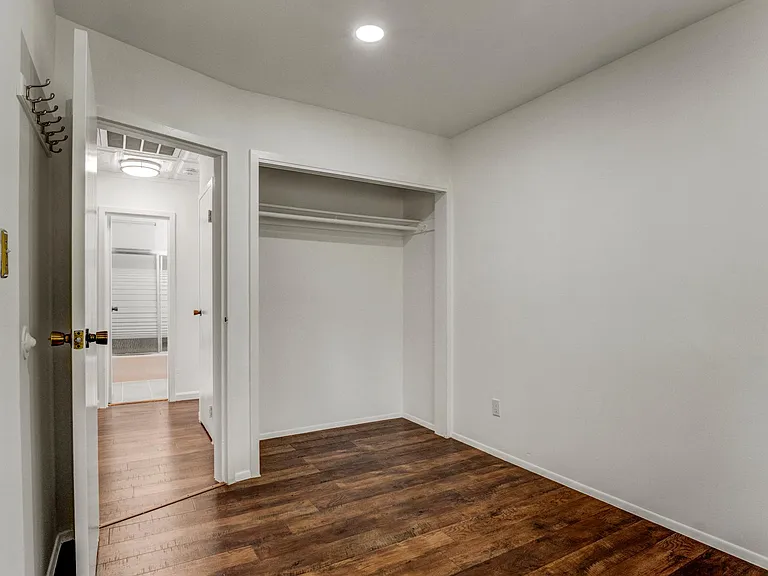 6323 Howe Pl — Photo 20