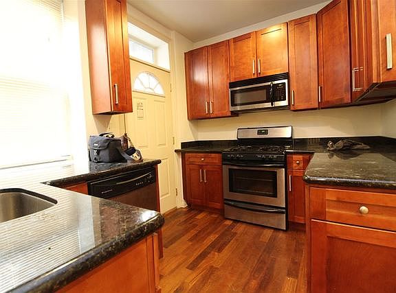 2nd image of 4349 N Sawyer Ave APT 1F