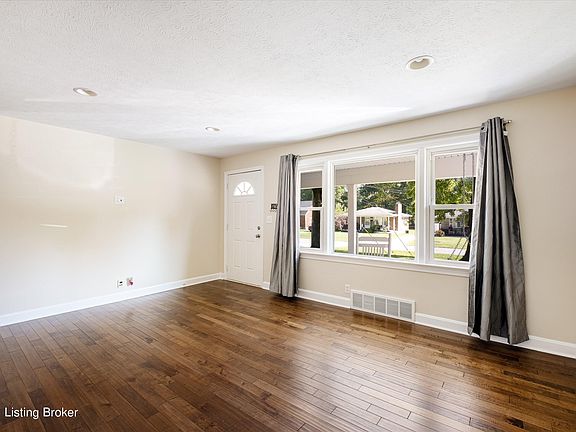 2nd image of 8286 Blake Ln