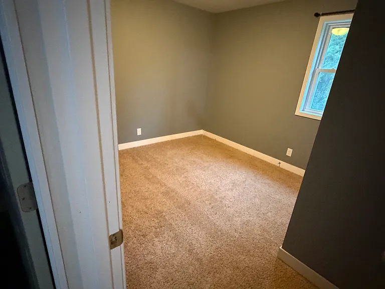 502 E Hancock St — Photo 6