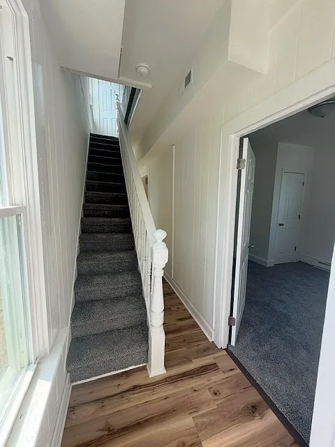 4 bed, 1.5 bath, $2,135 — Photo 2