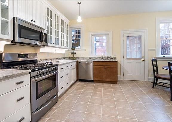 2nd image of 2801 W Grace St #U4