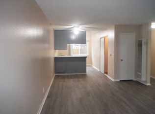 38568 10th St E APT 2, Palmdale, CA 93550