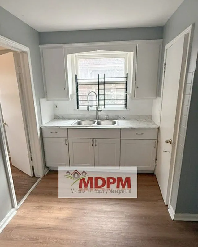 3 bed, 1.5 bath, 1119 sqft, $1,100 — Photo 3