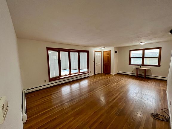 3rd image of 233 Strong St