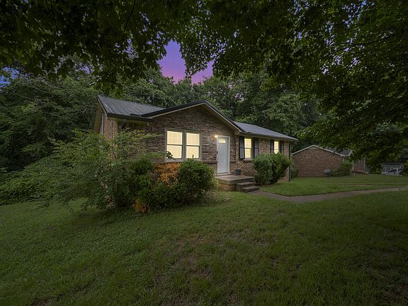 2nd image of 2733 Turner Ln