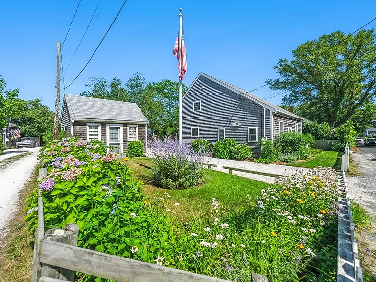 52 Pleasant St — Photo 3