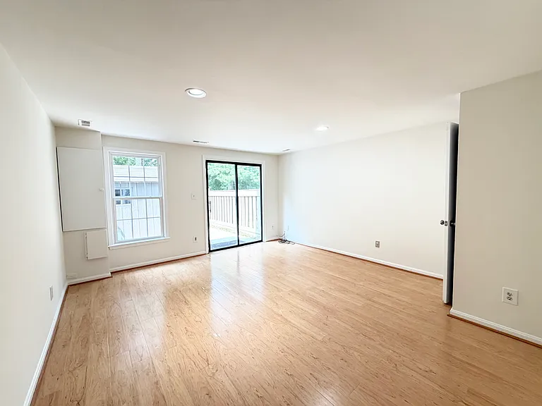 20503 Strath Haven Dr — Photo 24