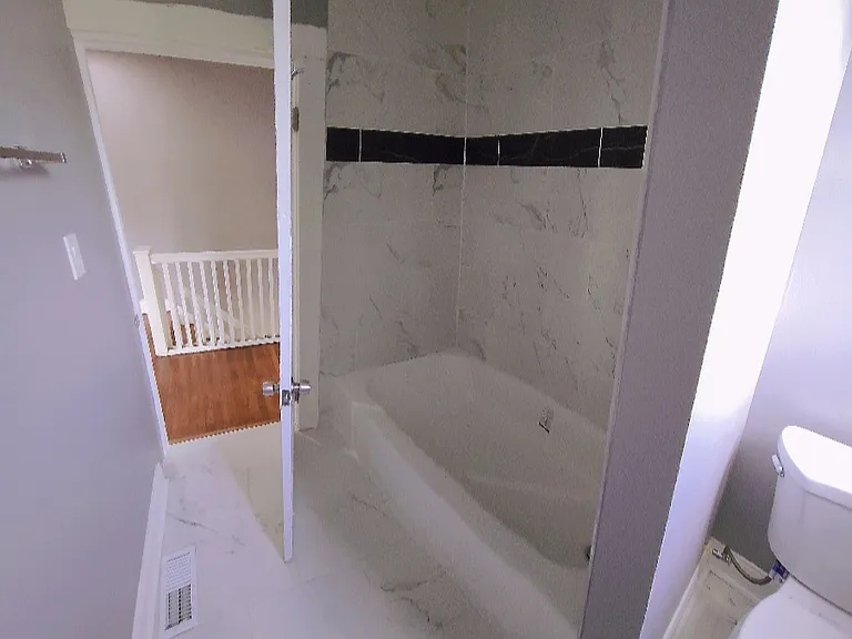 1347 Homestead St — Photo 16