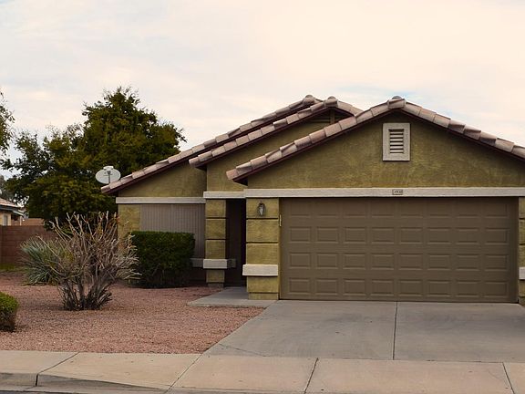 3rd image of 14938 W Country Gables Dr