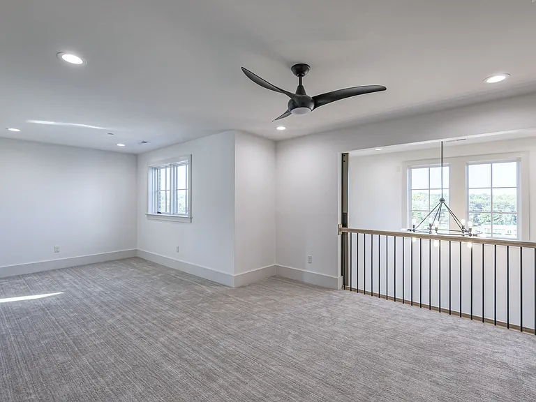 1025 Southwalk Dr — Photo 52