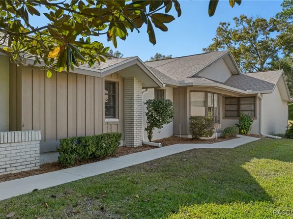 40 S Masters Dr, Homosassa, FL 34446