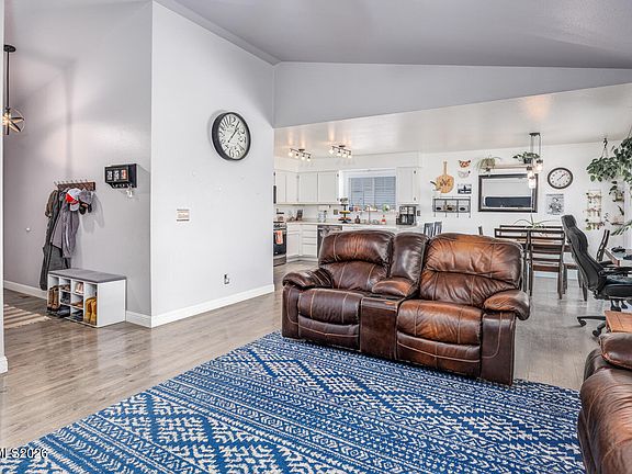 3rd image of 2530 Birch Ln