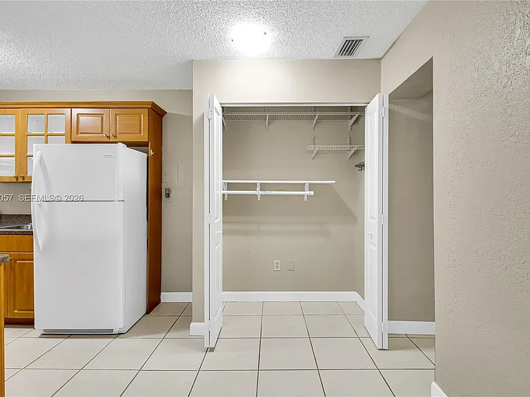9751 Wayne Ave #6 — Photo 4