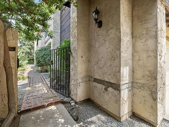 5th image of 1802 E Four Creeks Ct