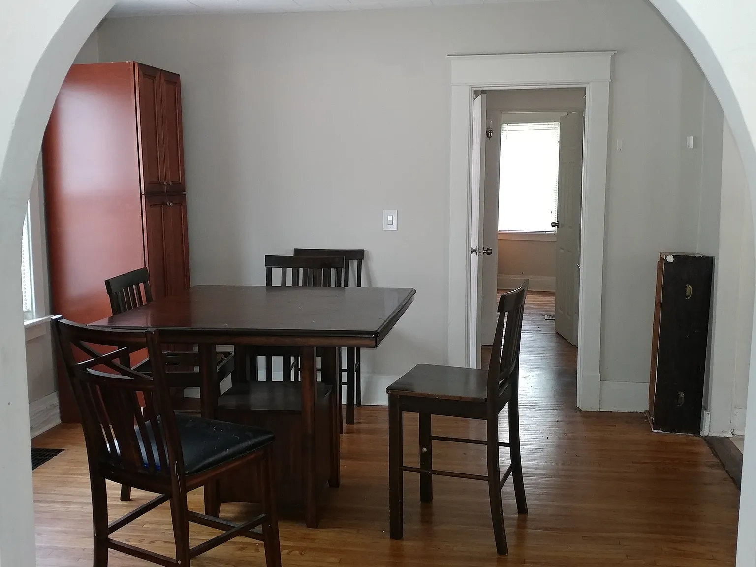5 bed, 1753 sqft, $2,500 — Photo 2