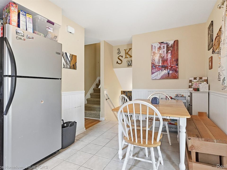 260 Burroughs St, photo 14