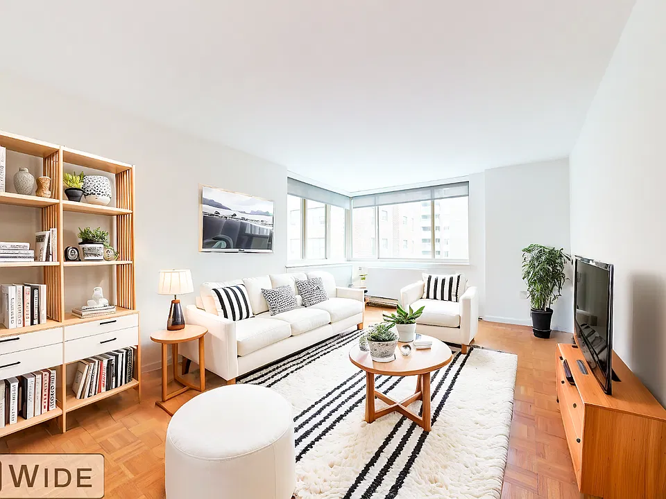 340 E 29th St #8B