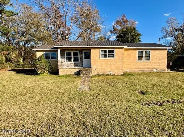 145 Riggs Street, Jacksonville, NC 28540