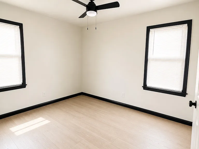 8881 Greenview Ave — Photo 14