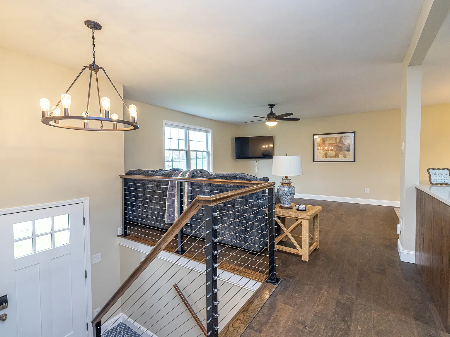 3 bed, 1956 sqft, $2,900 — Photo 4