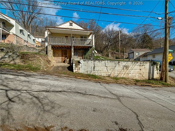 2nd image of 1302 Adele St