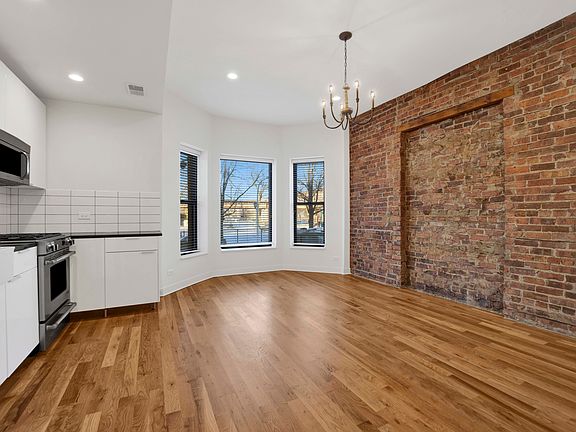4th image of 4911 S Calumet Ave APT 2N