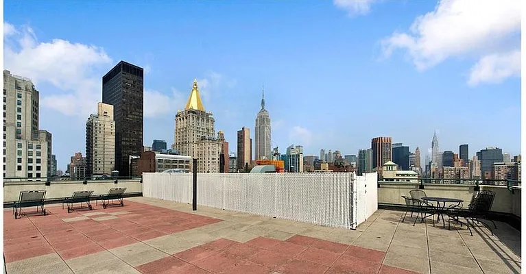 Rented by CBRE INC | media 37