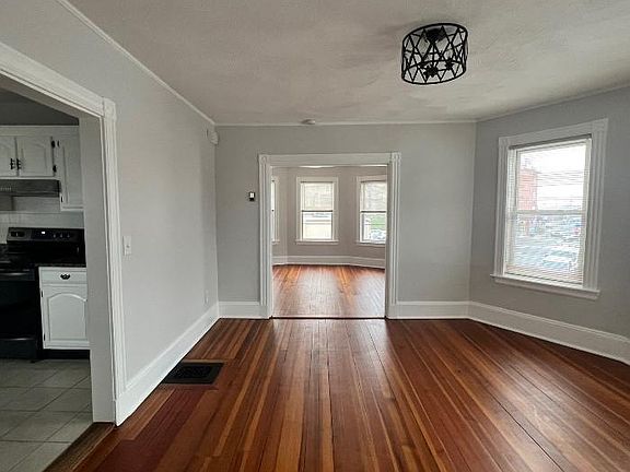 4th image of 247 School St #3