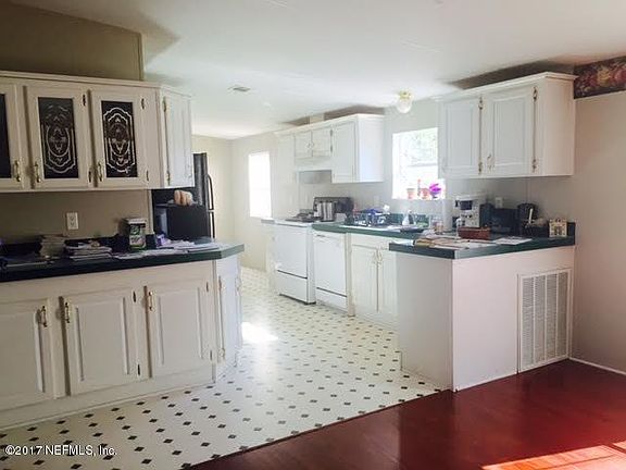 5th image of 213 Vintage Oak Cir