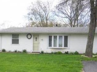 404 Strongbow Trl, Porter, IN 46304