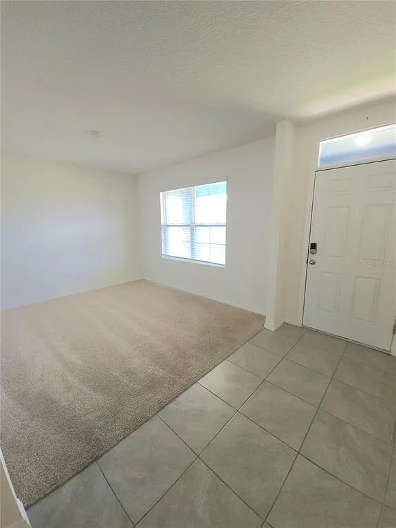 5 bed, 3.0 bath, 2696 sqft, $2,650 — Photo 2