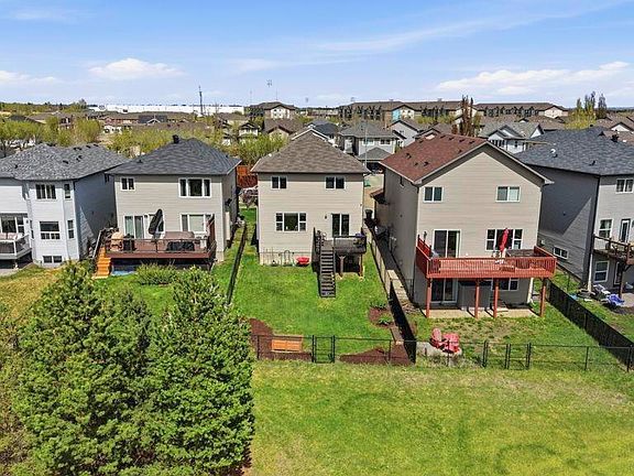 3rd image of 10 Rockwell Close