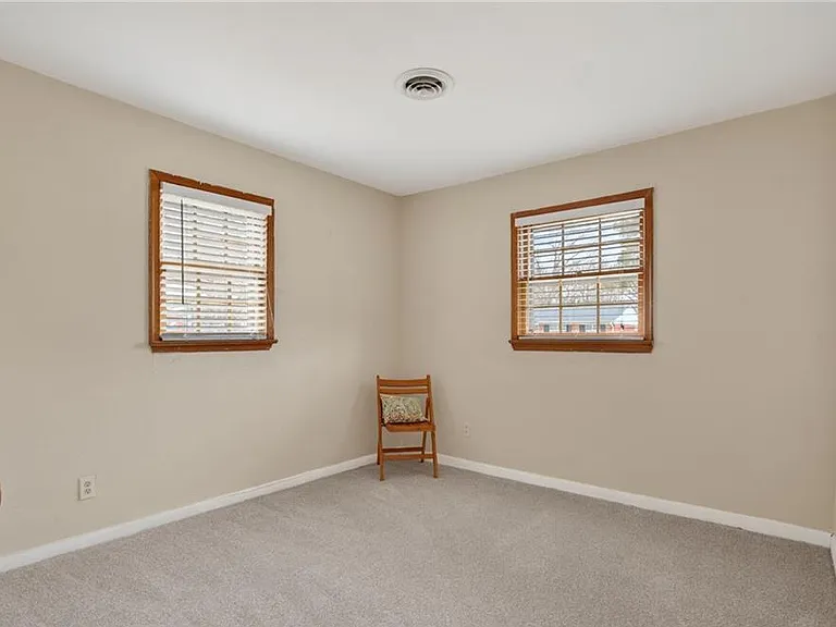 724 S Westgrove Rd — Photo 9