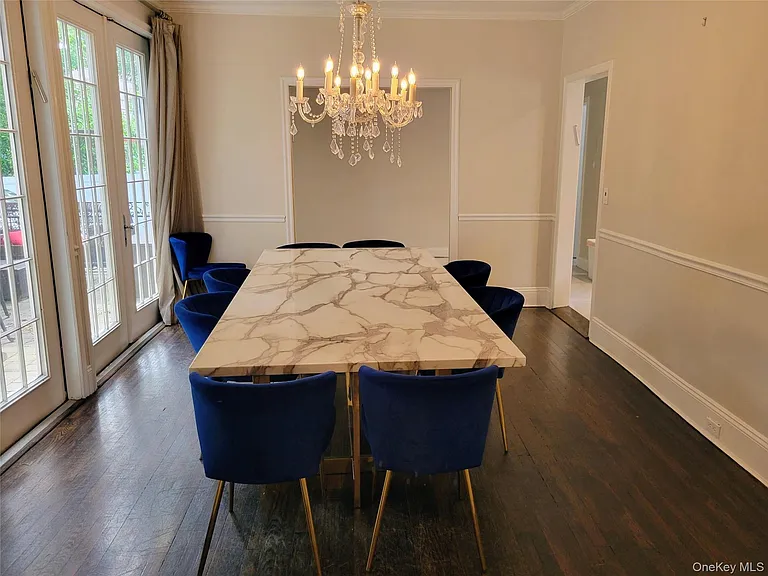 301 Linwood Ave — Photo 2