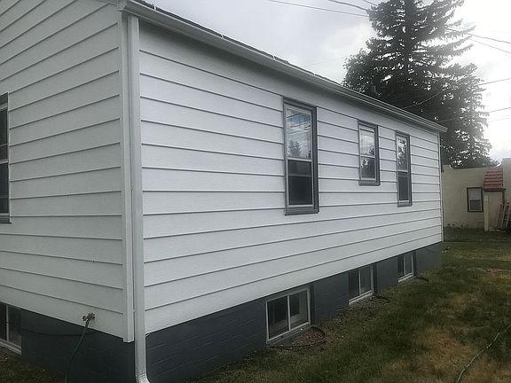 3rd image of 1015 Flint St