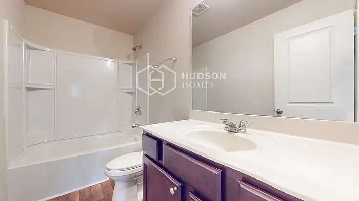 215 Scotland Dr — Photo 22
